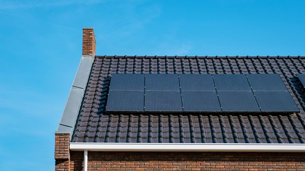 Les critères clés pour choisir efficacement le kit solaire de qualité pour vos besoins énergétiques